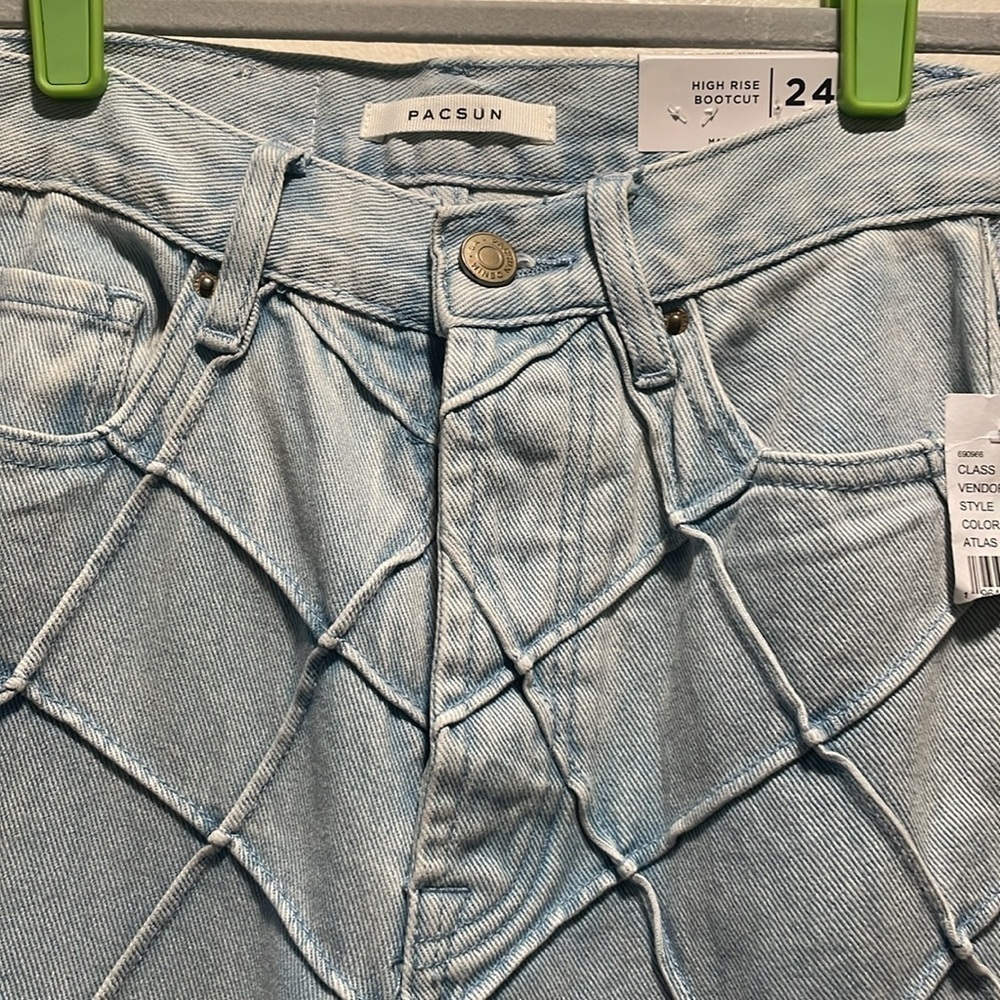 PacSun High Rise Geometrical Stitching Front Button Fly Flare Jeans NWT - Picture 2 of 12